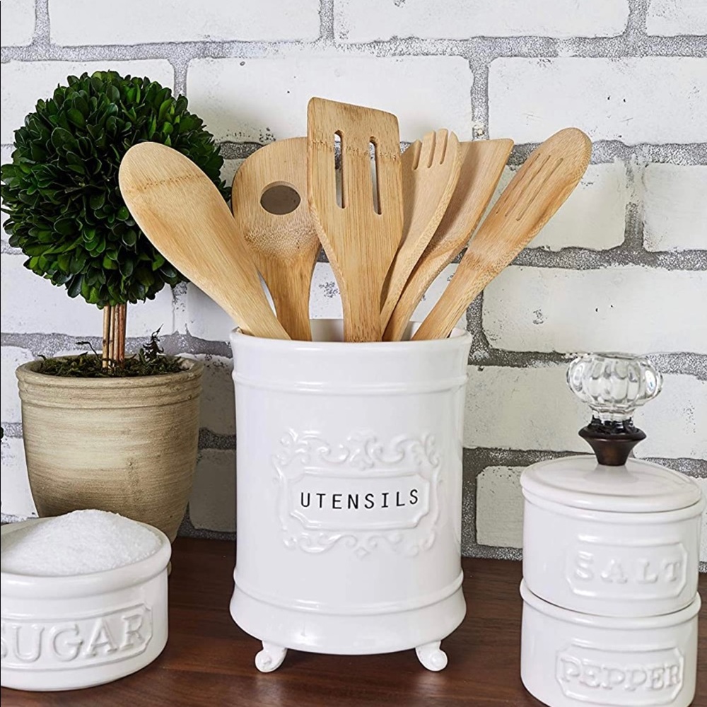 Utensil holder